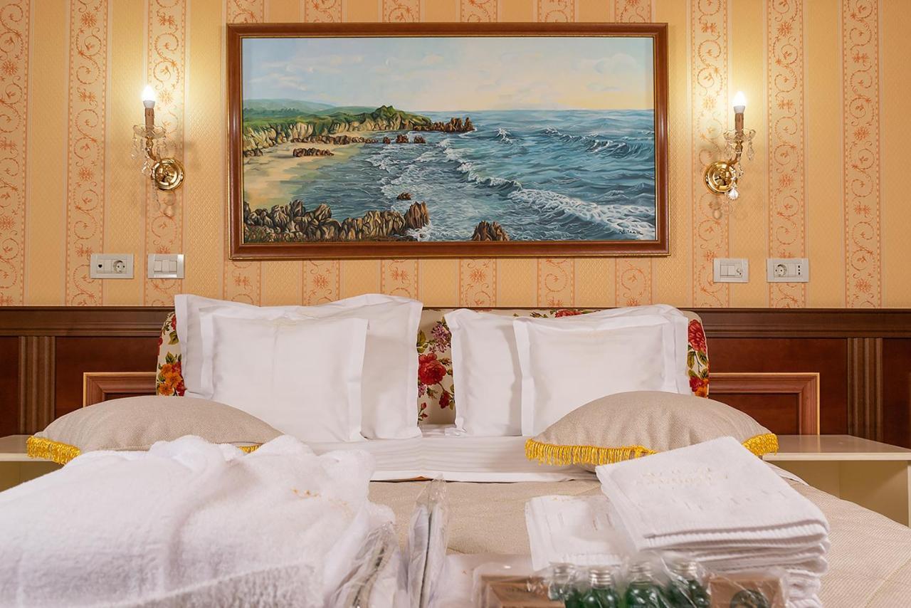 My Hotel Apartments Baneasa Bukares Bagian luar foto