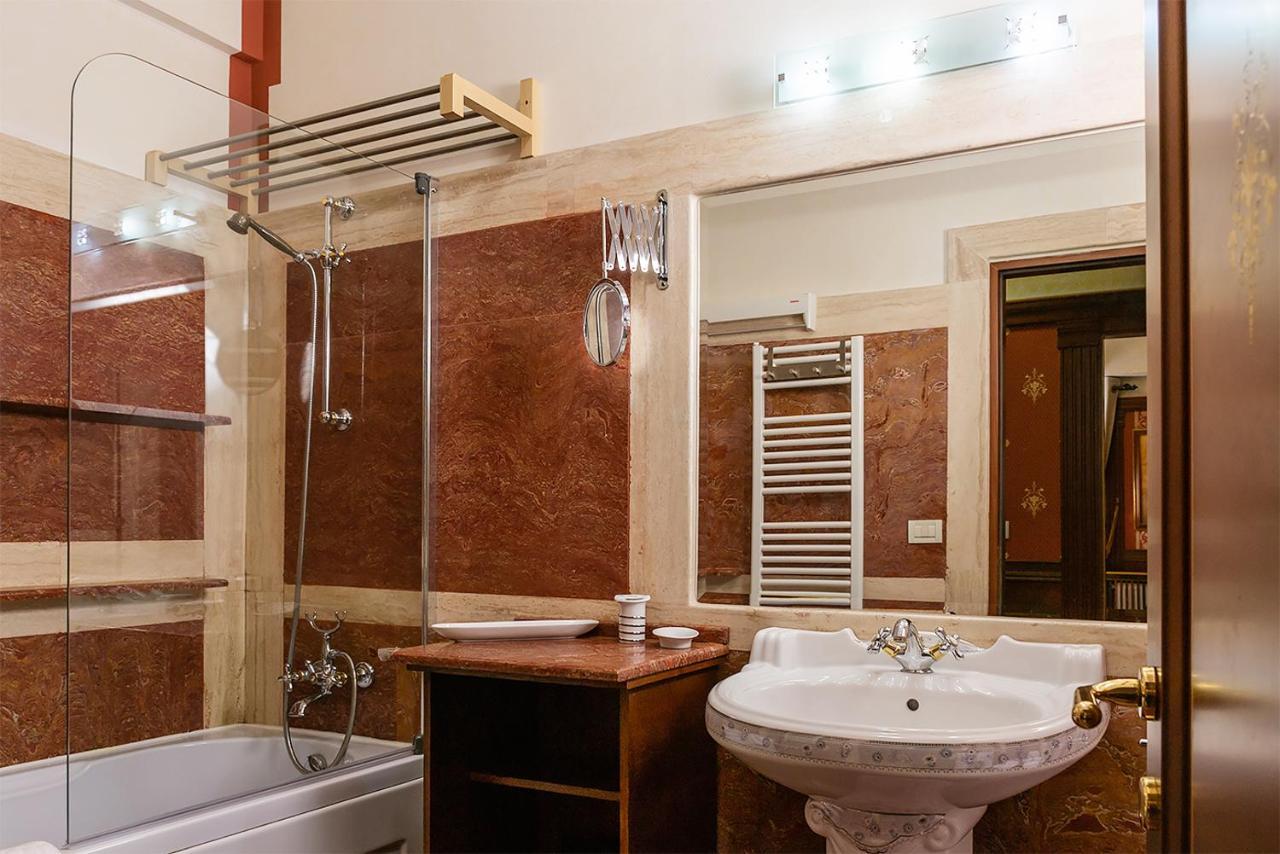 My Hotel Apartments Baneasa Bukares Bagian luar foto