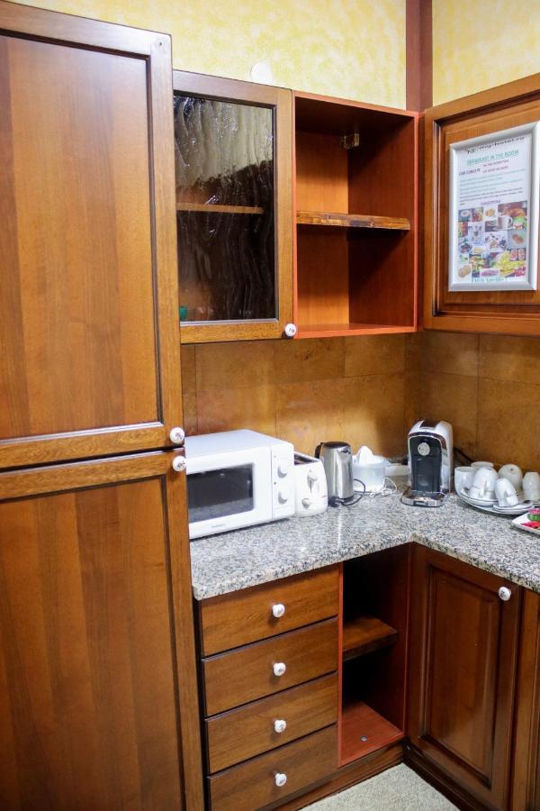 My Hotel Apartments Baneasa Bukares Bagian luar foto